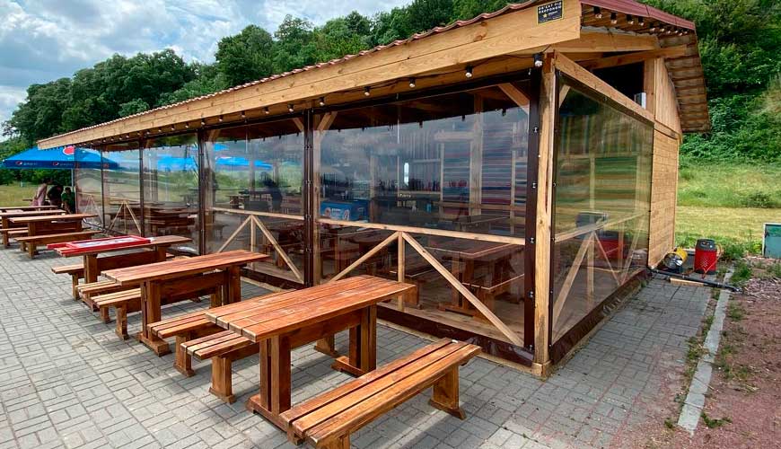 Захисні вуличні штори для тераси